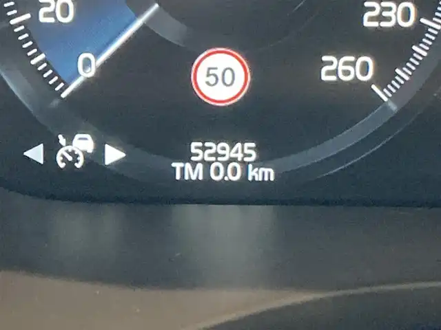 ボルボ ＸＣ６０ D4 AWD モーメンタム 熊本県 2020(令2)年 5.3万km グレー ブラウンフルレザーシート/シートヒーター/パワーシート/純正ナビ/Bluetooth/AppleCarPlay/androidauto/USB/360°カメラ/コーナーセンサー/フルセグテレビ/自動トランクオープナー/オートホールド/アダプティブクルーズコントロール/ブラインドスポットモニター/レーンキープアシスト/LEDヘッドライト/LEDフォグライト/ハイビームアシストシステム/ロードサインインフォ/クロストラフィックアラート/衝突回避/【D4AWDモメンタム / パイングレー】