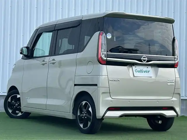 日産 ルークス ハイウェイスター X 香川県 2023(令5)年 1万km フローズンバニラパール 純正SDナビゲーション/→フルセグTV/アラウンドビューモニター　/両側パワースライドドア　/クリアランスソナー（前後）　/エマージェンシーブレーキ（衝突回避）/踏み間違い衝突防止アシスト/SOSコール（ヘルプネット）　/インテリジェントＬＩ（車線逸脱防止支援システム）」/インテリジェントＬＤＷ（車線逸脱警報）/先進ライト（対向車・先行車を照射しないハイビーム調整）　/LEDオートライト/フォグランプ/オートハイビーム/後席サーキュレーター　/ＥＴＣ　/ドライブレコーダー/ステアリングリモコン/純正14インチアルミホイール/純正フロアマット/スマートキー