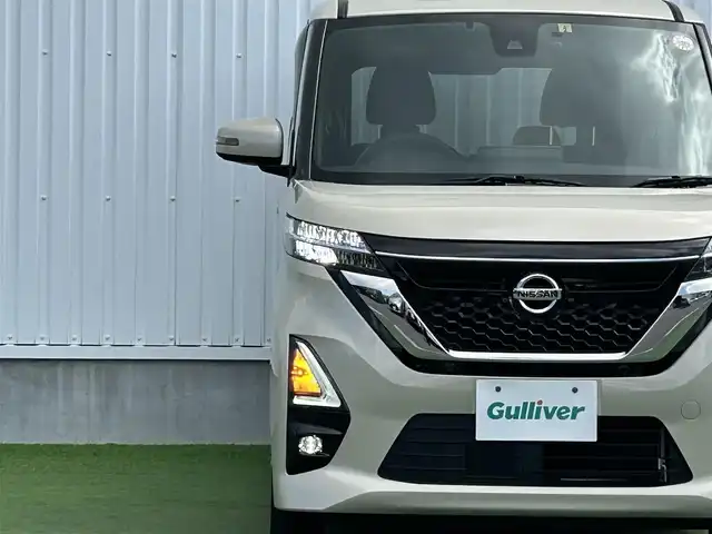 日産 ルークス ハイウェイスター X 香川県 2023(令5)年 1万km フローズンバニラパール 純正SDナビゲーション/→フルセグTV/アラウンドビューモニター　/両側パワースライドドア　/クリアランスソナー（前後）　/エマージェンシーブレーキ（衝突回避）/踏み間違い衝突防止アシスト/SOSコール（ヘルプネット）　/インテリジェントＬＩ（車線逸脱防止支援システム）」/インテリジェントＬＤＷ（車線逸脱警報）/先進ライト（対向車・先行車を照射しないハイビーム調整）　/LEDオートライト/フォグランプ/オートハイビーム/後席サーキュレーター　/ＥＴＣ　/ドライブレコーダー/ステアリングリモコン/純正14インチアルミホイール/純正フロアマット/スマートキー