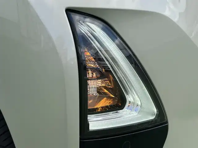 日産 ルークス ハイウェイスター X 香川県 2023(令5)年 1万km フローズンバニラパール 純正SDナビゲーション/→フルセグTV/アラウンドビューモニター　/両側パワースライドドア　/クリアランスソナー（前後）　/エマージェンシーブレーキ（衝突回避）/踏み間違い衝突防止アシスト/SOSコール（ヘルプネット）　/インテリジェントＬＩ（車線逸脱防止支援システム）」/インテリジェントＬＤＷ（車線逸脱警報）/先進ライト（対向車・先行車を照射しないハイビーム調整）　/LEDオートライト/フォグランプ/オートハイビーム/後席サーキュレーター　/ＥＴＣ　/ドライブレコーダー/ステアリングリモコン/純正14インチアルミホイール/純正フロアマット/スマートキー