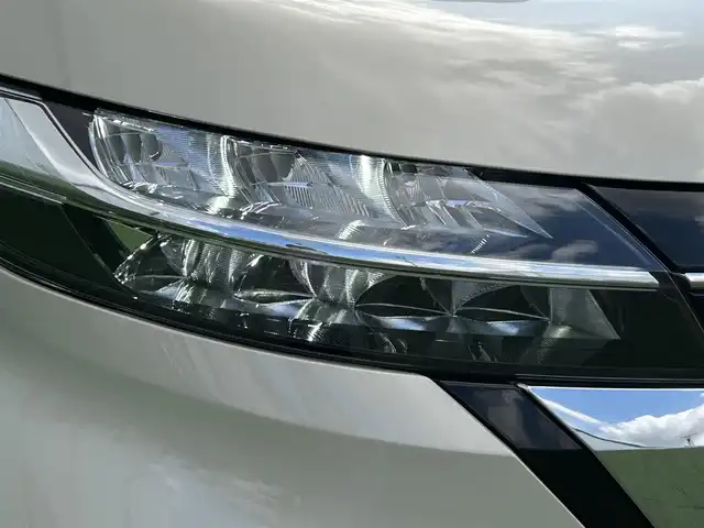 日産 ルークス ハイウェイスター X 香川県 2023(令5)年 1万km フローズンバニラパール 純正SDナビゲーション/→フルセグTV/アラウンドビューモニター　/両側パワースライドドア　/クリアランスソナー（前後）　/エマージェンシーブレーキ（衝突回避）/踏み間違い衝突防止アシスト/SOSコール（ヘルプネット）　/インテリジェントＬＩ（車線逸脱防止支援システム）」/インテリジェントＬＤＷ（車線逸脱警報）/先進ライト（対向車・先行車を照射しないハイビーム調整）　/LEDオートライト/フォグランプ/オートハイビーム/後席サーキュレーター　/ＥＴＣ　/ドライブレコーダー/ステアリングリモコン/純正14インチアルミホイール/純正フロアマット/スマートキー