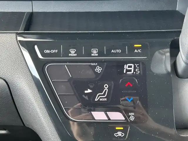 日産 ルークス ハイウェイスター X 香川県 2023(令5)年 1万km フローズンバニラパール 純正SDナビゲーション/→フルセグTV/アラウンドビューモニター　/両側パワースライドドア　/クリアランスソナー（前後）　/エマージェンシーブレーキ（衝突回避）/踏み間違い衝突防止アシスト/SOSコール（ヘルプネット）　/インテリジェントＬＩ（車線逸脱防止支援システム）」/インテリジェントＬＤＷ（車線逸脱警報）/先進ライト（対向車・先行車を照射しないハイビーム調整）　/LEDオートライト/フォグランプ/オートハイビーム/後席サーキュレーター　/ＥＴＣ　/ドライブレコーダー/ステアリングリモコン/純正14インチアルミホイール/純正フロアマット/スマートキー