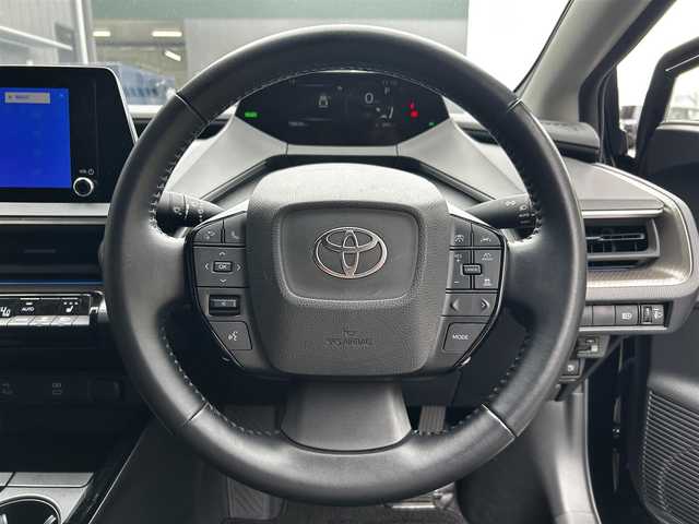 トヨタ プリウス G 滋賀県 2024(令6)年 1.9万km アティチュードブラックマイカ 純正8インチナビ/Bluetooth/USB/ミラーリング/フルセグTV/フルモデリスタエアロ/追従クルーズコントロール/フロント/サイド/バックカメラ/シートヒーター/純正19インチアルミホイール/LEDヘッドライト/オートライト/オートハイビーム/前後ドライブレコーダー/ETC2.0