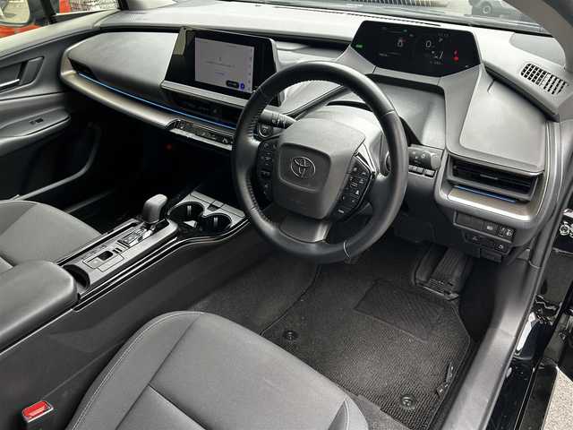 トヨタ プリウス G 滋賀県 2024(令6)年 1.9万km アティチュードブラックマイカ 純正8インチナビ/Bluetooth/USB/ミラーリング/フルセグTV/フルモデリスタエアロ/追従クルーズコントロール/フロント/サイド/バックカメラ/シートヒーター/純正19インチアルミホイール/LEDヘッドライト/オートライト/オートハイビーム/前後ドライブレコーダー/ETC2.0