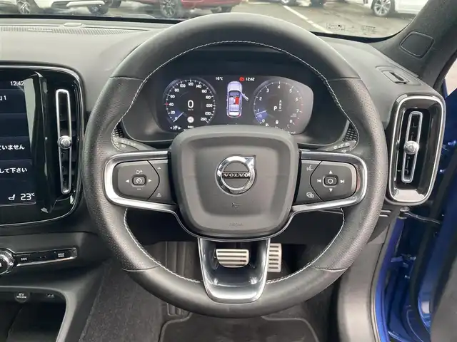ボルボ ＸＣ４０ B4 AWD Rデザイン 福岡県 2021(令3)年 1万km 青Ｍ ・サンルーフ/・アダプティブクルーズコントロール/・純正ナビ/BT/USB/carplay/・全方位カメラ/・ハーフレザーシート/シートヒーター/・ドライブレコーダー/・フルセグ/・ETC/・純正19AW/・LEDライト/・ステアリングヒーター/・純正カラーバースティングブルーメタリック(７２０)