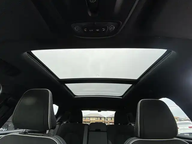 ボルボ ＸＣ４０ B4 AWD Rデザイン 福岡県 2021(令3)年 1万km 青Ｍ ・サンルーフ/・アダプティブクルーズコントロール/・純正ナビ/BT/USB/carplay/・全方位カメラ/・ハーフレザーシート/シートヒーター/・ドライブレコーダー/・フルセグ/・ETC/・純正19AW/・LEDライト/・ステアリングヒーター/・純正カラーバースティングブルーメタリック(７２０)