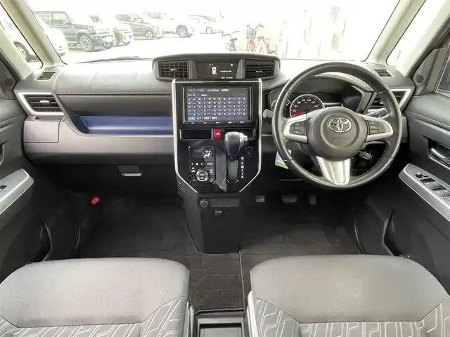 トヨタ ルーミー カスタムG S 佐賀県 2018(平30)年 6.8万km ブラックマイカメタリック 純正9インチSDナビゲーション/・フルセグTV/CD/DVD/SD/Bluetooth/バックカメラ/ビルトインETC/両側パワースライドドア/後席サンシェード/ISOFIX対応/革巻きステアリング/ステアリングリモコン/純正14インチアルミホイール/純正LEDヘッドライト/純正LEDフォグランプ/純正フロアマット/純正ドアバイザ―/新車保証書/取扱説明書/スペアキー１本/クルーズコントロール/先行車発進お知らせ機能/プリクラッシュセーフティ/車線逸脱警報機能