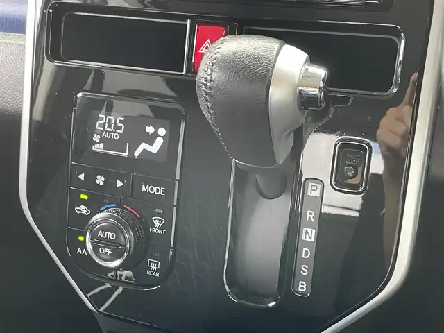 トヨタ ルーミー カスタムG S 佐賀県 2018(平30)年 6.8万km ブラックマイカメタリック 純正9インチSDナビゲーション/・フルセグTV/CD/DVD/SD/Bluetooth/バックカメラ/ビルトインETC/両側パワースライドドア/後席サンシェード/ISOFIX対応/革巻きステアリング/ステアリングリモコン/純正14インチアルミホイール/純正LEDヘッドライト/純正LEDフォグランプ/純正フロアマット/純正ドアバイザ―/新車保証書/取扱説明書/スペアキー１本/クルーズコントロール/先行車発進お知らせ機能/プリクラッシュセーフティ/車線逸脱警報機能