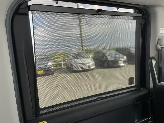 トヨタ ルーミー カスタムG S 佐賀県 2018(平30)年 6.8万km ブラックマイカメタリック 純正9インチSDナビゲーション/・フルセグTV/CD/DVD/SD/Bluetooth/バックカメラ/ビルトインETC/両側パワースライドドア/後席サンシェード/ISOFIX対応/革巻きステアリング/ステアリングリモコン/純正14インチアルミホイール/純正LEDヘッドライト/純正LEDフォグランプ/純正フロアマット/純正ドアバイザ―/新車保証書/取扱説明書/スペアキー１本/クルーズコントロール/先行車発進お知らせ機能/プリクラッシュセーフティ/車線逸脱警報機能