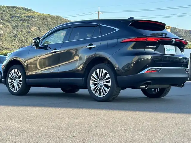 トヨタ ハリアー ハイブリッド Z レザーパッケージ 岡山県 2020(令2)年 10.3万km プレシャスブラックパール 登録時走行距離102731km/JBLプレミアムサウンド/純正12.3インチナビ/フルセグTV（AM/FM/Bluetooth）/バックカメラ/ビルトインETC2.0/デジタルインナーミラー/ドライブレコーダー/トヨタセーフティセンス/・ブラインドスポットモニター/・レーントレーシングアシスト/・レーダークルーズコントロール/・オートマチックハイビーム/・プリクラッシュセーフティシステム/パワーバックドア/D/N席シートヒーター/ステアリングヒーター/D/N席ベンチレーション/D/N席パワーシート/19インチ純正AW/純正フロアマット