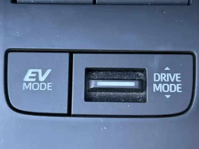 トヨタ ハリアー ハイブリッド Z レザーパッケージ 岡山県 2020(令2)年 10.3万km プレシャスブラックパール 登録時走行距離102731km/JBLプレミアムサウンド/純正12.3インチナビ/フルセグTV（AM/FM/Bluetooth）/バックカメラ/ビルトインETC2.0/デジタルインナーミラー/ドライブレコーダー/トヨタセーフティセンス/・ブラインドスポットモニター/・レーントレーシングアシスト/・レーダークルーズコントロール/・オートマチックハイビーム/・プリクラッシュセーフティシステム/パワーバックドア/D/N席シートヒーター/ステアリングヒーター/D/N席ベンチレーション/D/N席パワーシート/19インチ純正AW/純正フロアマット