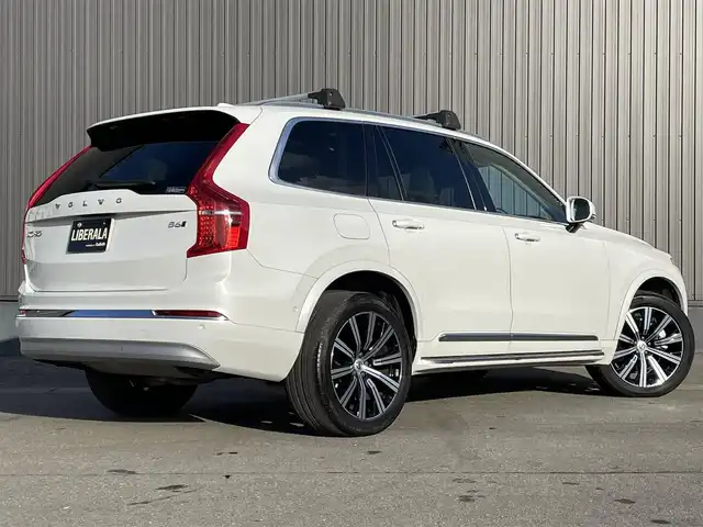 ボルボ ＸＣ９０ B6 AWD インスクリプション 青森県 2021(令3)年 2.7万km クリスタルホワイトP 純正ナビ/(フルセグTV/Bluetooth/AM/FM)/Apple CarPlay/Bowers & Wilkins スピーカー/ブロンドレザーシート/ステアリングヒーター/全席シートヒーター/前席ベンチレーション/前後ドライブレコーダー/純正アルミホイール　20インチ/パノラマサンルーフ/全方位カメラ/ETC/前後コーナーセンサー/オートライト/スマートキー