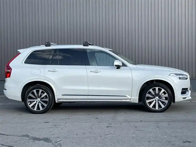 ボルボ ＸＣ９０ B6 AWD インスクリプション 青森県 2021(令3)年 2.7万km クリスタルホワイトP 純正ナビ/(フルセグTV/Bluetooth/AM/FM)/Apple CarPlay/Bowers & Wilkins スピーカー/ブロンドレザーシート/ステアリングヒーター/全席シートヒーター/前席ベンチレーション/前後ドライブレコーダー/純正アルミホイール　20インチ/パノラマサンルーフ/全方位カメラ/ETC/前後コーナーセンサー/オートライト/スマートキー