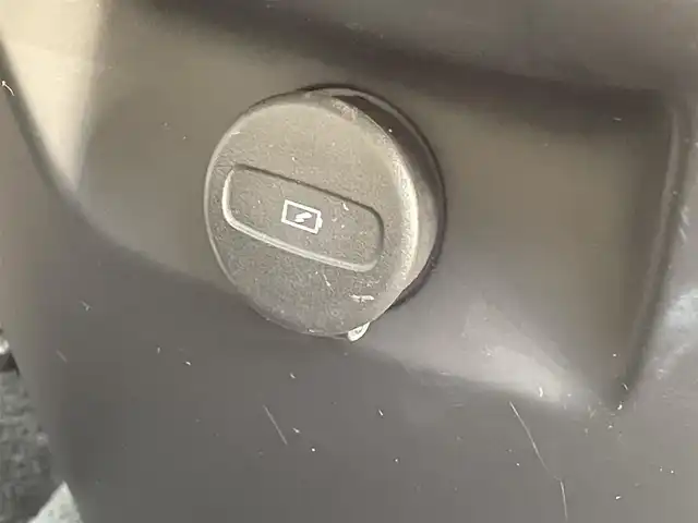 ボルボ ＸＣ９０ B6 AWD インスクリプション 青森県 2021(令3)年 2.7万km クリスタルホワイトP 純正ナビ/(フルセグTV/Bluetooth/AM/FM)/Apple CarPlay/Bowers & Wilkins スピーカー/ブロンドレザーシート/ステアリングヒーター/全席シートヒーター/前席ベンチレーション/前後ドライブレコーダー/純正アルミホイール　20インチ/パノラマサンルーフ/全方位カメラ/ETC/前後コーナーセンサー/オートライト/スマートキー