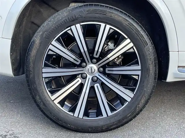 ボルボ ＸＣ９０ B6 AWD インスクリプション 青森県 2021(令3)年 2.7万km クリスタルホワイトP 純正ナビ/(フルセグTV/Bluetooth/AM/FM)/Apple CarPlay/Bowers & Wilkins スピーカー/ブロンドレザーシート/ステアリングヒーター/全席シートヒーター/前席ベンチレーション/前後ドライブレコーダー/純正アルミホイール　20インチ/パノラマサンルーフ/全方位カメラ/ETC/前後コーナーセンサー/オートライト/スマートキー