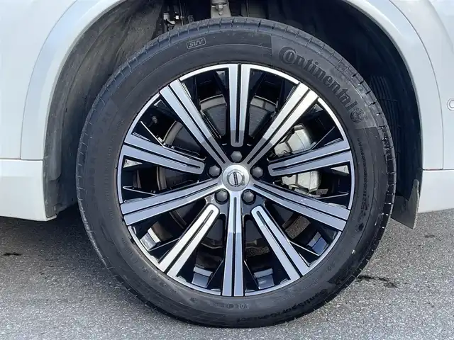 ボルボ ＸＣ９０ B6 AWD インスクリプション 青森県 2021(令3)年 2.7万km クリスタルホワイトP 純正ナビ/(フルセグTV/Bluetooth/AM/FM)/Apple CarPlay/Bowers & Wilkins スピーカー/ブロンドレザーシート/ステアリングヒーター/全席シートヒーター/前席ベンチレーション/前後ドライブレコーダー/純正アルミホイール　20インチ/パノラマサンルーフ/全方位カメラ/ETC/前後コーナーセンサー/オートライト/スマートキー