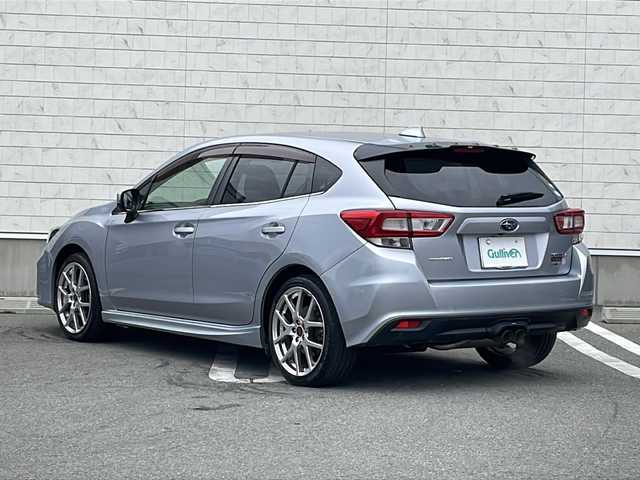 スバル インプレッサ スポーツ 2．0i－S アイサイト 山形県 2017(平29)年 4.9万km アイスシルバーメタリック 禁煙車/アイサイトver3/・プリクラッシュブレーキ（自動ブレーキ）/・レーンキープアシスト/・全車速追従機能付クルーズコントロール/・AT誤発進抑制制御/・後退時ブレーキアシスト/・アクティブレーンキープ/STi18インチアルミホイール/STiルーフスポイラー/STiマフラー/純正ナビ(CD.DVD.SD.BT.USB)/バックカメラ/フルセグ/パドルシフト/ブラインドスポットモニター/ステアリング連動ヘッドランプ/アイドリングストップ/LEDヘッドライト/電動パーキングブレーキ/プッシュスタート/スマートキーｘ２