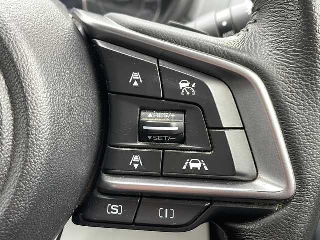 スバル インプレッサ スポーツ 2．0i－S アイサイト 山形県 2017(平29)年 4.9万km アイスシルバーメタリック 禁煙車/アイサイトver3/・プリクラッシュブレーキ（自動ブレーキ）/・レーンキープアシスト/・全車速追従機能付クルーズコントロール/・AT誤発進抑制制御/・後退時ブレーキアシスト/・アクティブレーンキープ/STi18インチアルミホイール/STiルーフスポイラー/STiマフラー/純正ナビ(CD.DVD.SD.BT.USB)/バックカメラ/フルセグ/パドルシフト/ブラインドスポットモニター/ステアリング連動ヘッドランプ/アイドリングストップ/LEDヘッドライト/電動パーキングブレーキ/プッシュスタート/スマートキーｘ２