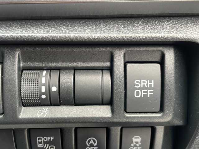 スバル インプレッサ スポーツ 2．0i－S アイサイト 山形県 2017(平29)年 4.9万km アイスシルバーメタリック 禁煙車/アイサイトver3/・プリクラッシュブレーキ（自動ブレーキ）/・レーンキープアシスト/・全車速追従機能付クルーズコントロール/・AT誤発進抑制制御/・後退時ブレーキアシスト/・アクティブレーンキープ/STi18インチアルミホイール/STiルーフスポイラー/STiマフラー/純正ナビ(CD.DVD.SD.BT.USB)/バックカメラ/フルセグ/パドルシフト/ブラインドスポットモニター/ステアリング連動ヘッドランプ/アイドリングストップ/LEDヘッドライト/電動パーキングブレーキ/プッシュスタート/スマートキーｘ２