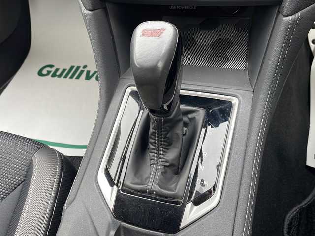 スバル インプレッサ スポーツ 2．0i－S アイサイト 山形県 2017(平29)年 4.9万km アイスシルバーメタリック 禁煙車/アイサイトver3/・プリクラッシュブレーキ（自動ブレーキ）/・レーンキープアシスト/・全車速追従機能付クルーズコントロール/・AT誤発進抑制制御/・後退時ブレーキアシスト/・アクティブレーンキープ/STi18インチアルミホイール/STiルーフスポイラー/STiマフラー/純正ナビ(CD.DVD.SD.BT.USB)/バックカメラ/フルセグ/パドルシフト/ブラインドスポットモニター/ステアリング連動ヘッドランプ/アイドリングストップ/LEDヘッドライト/電動パーキングブレーキ/プッシュスタート/スマートキーｘ２