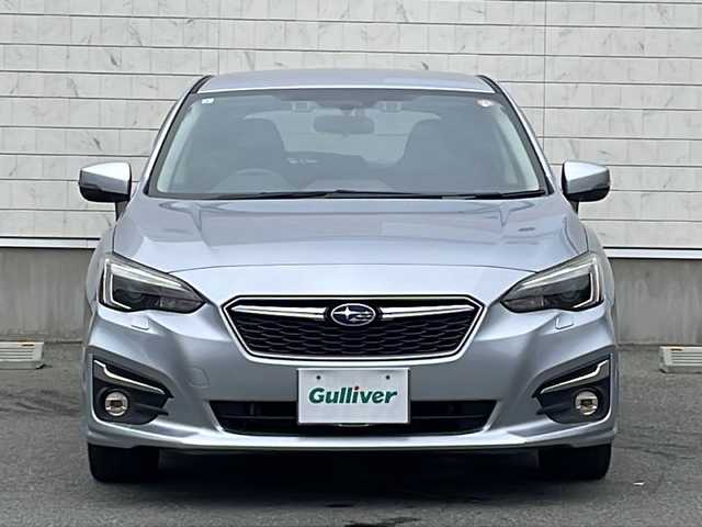 スバル インプレッサ スポーツ 2．0i－S アイサイト 山形県 2017(平29)年 4.9万km アイスシルバーメタリック 禁煙車/アイサイトver3/・プリクラッシュブレーキ（自動ブレーキ）/・レーンキープアシスト/・全車速追従機能付クルーズコントロール/・AT誤発進抑制制御/・後退時ブレーキアシスト/・アクティブレーンキープ/STi18インチアルミホイール/STiルーフスポイラー/STiマフラー/純正ナビ(CD.DVD.SD.BT.USB)/バックカメラ/フルセグ/パドルシフト/ブラインドスポットモニター/ステアリング連動ヘッドランプ/アイドリングストップ/LEDヘッドライト/電動パーキングブレーキ/プッシュスタート/スマートキーｘ２