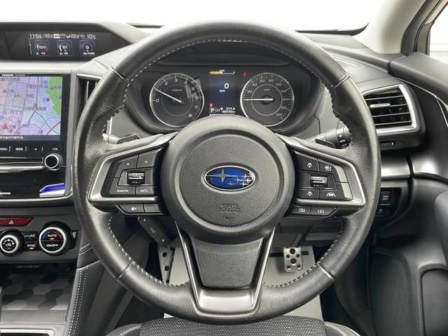 スバル インプレッサ スポーツ 2．0i－S アイサイト 山形県 2017(平29)年 4.9万km アイスシルバーメタリック 禁煙車/アイサイトver3/・プリクラッシュブレーキ（自動ブレーキ）/・レーンキープアシスト/・全車速追従機能付クルーズコントロール/・AT誤発進抑制制御/・後退時ブレーキアシスト/・アクティブレーンキープ/STi18インチアルミホイール/STiルーフスポイラー/STiマフラー/純正ナビ(CD.DVD.SD.BT.USB)/バックカメラ/フルセグ/パドルシフト/ブラインドスポットモニター/ステアリング連動ヘッドランプ/アイドリングストップ/LEDヘッドライト/電動パーキングブレーキ/プッシュスタート/スマートキーｘ２