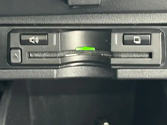 トヨタ ヴェルファイア Z Gエディション 熊本県 2019(令1)年 4.1万km ホワイトパールクリスタルシャイン 社外１１インチナビ（CD/DVD/Bluetooth/フルセグTV）/社外フリップダウンモニター/バックカメラ/ビルトインETC/レザーシート/前席シートヒーター＆ベンチレーション/前席パワーシート/電動テレスコ＆チルトステアリング/ステアリングヒーター/アドミレイションエアロ/電動パーキングブレーキ・ブレーキホールド/AC100V//トヨタセーフティセンス/・プリクラッシュセーフティ/・レーンディパーチャーアラート/・ロードサインアシスト/・レーダークルーズコントロール/・アダプティブハイビーム/・パーキングサポートブレーキ/純正アルミホイール