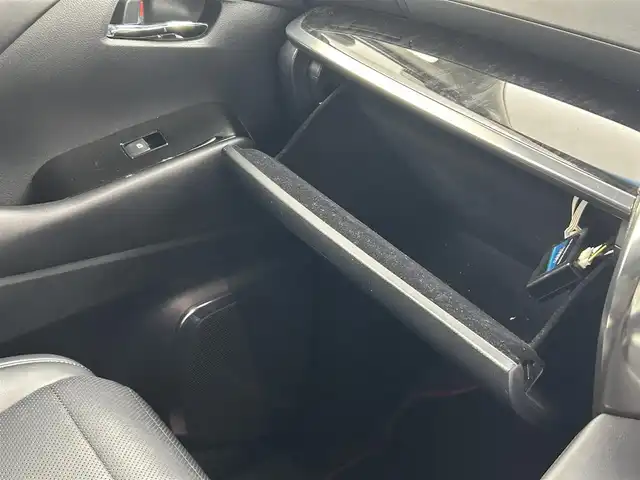 トヨタ ヴェルファイア Z Gエディション 熊本県 2019(令1)年 4.1万km ホワイトパールクリスタルシャイン 社外１１インチナビ（CD/DVD/Bluetooth/フルセグTV）/社外フリップダウンモニター/バックカメラ/ビルトインETC/レザーシート/前席シートヒーター＆ベンチレーション/前席パワーシート/電動テレスコ＆チルトステアリング/ステアリングヒーター/アドミレイションエアロ/電動パーキングブレーキ・ブレーキホールド/AC100V//トヨタセーフティセンス/・プリクラッシュセーフティ/・レーンディパーチャーアラート/・ロードサインアシスト/・レーダークルーズコントロール/・アダプティブハイビーム/・パーキングサポートブレーキ/純正アルミホイール