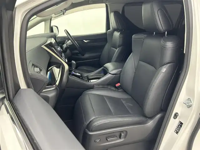 トヨタ ヴェルファイア Z Gエディション 熊本県 2019(令1)年 4.1万km ホワイトパールクリスタルシャイン 社外１１インチナビ（CD/DVD/Bluetooth/フルセグTV）/社外フリップダウンモニター/バックカメラ/ビルトインETC/レザーシート/前席シートヒーター＆ベンチレーション/前席パワーシート/電動テレスコ＆チルトステアリング/ステアリングヒーター/アドミレイションエアロ/電動パーキングブレーキ・ブレーキホールド/AC100V//トヨタセーフティセンス/・プリクラッシュセーフティ/・レーンディパーチャーアラート/・ロードサインアシスト/・レーダークルーズコントロール/・アダプティブハイビーム/・パーキングサポートブレーキ/純正アルミホイール