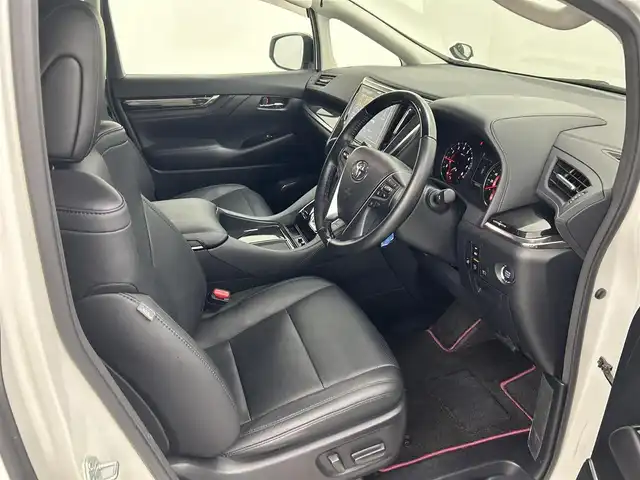 トヨタ ヴェルファイア Z Gエディション 熊本県 2019(令1)年 4.1万km ホワイトパールクリスタルシャイン 社外１１インチナビ（CD/DVD/Bluetooth/フルセグTV）/社外フリップダウンモニター/バックカメラ/ビルトインETC/レザーシート/前席シートヒーター＆ベンチレーション/前席パワーシート/電動テレスコ＆チルトステアリング/ステアリングヒーター/アドミレイションエアロ/電動パーキングブレーキ・ブレーキホールド/AC100V//トヨタセーフティセンス/・プリクラッシュセーフティ/・レーンディパーチャーアラート/・ロードサインアシスト/・レーダークルーズコントロール/・アダプティブハイビーム/・パーキングサポートブレーキ/純正アルミホイール