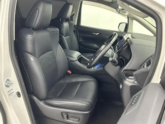 トヨタ ヴェルファイア Z Gエディション 熊本県 2019(令1)年 4.1万km ホワイトパールクリスタルシャイン 社外１１インチナビ（CD/DVD/Bluetooth/フルセグTV）/社外フリップダウンモニター/バックカメラ/ビルトインETC/レザーシート/前席シートヒーター＆ベンチレーション/前席パワーシート/電動テレスコ＆チルトステアリング/ステアリングヒーター/アドミレイションエアロ/電動パーキングブレーキ・ブレーキホールド/AC100V//トヨタセーフティセンス/・プリクラッシュセーフティ/・レーンディパーチャーアラート/・ロードサインアシスト/・レーダークルーズコントロール/・アダプティブハイビーム/・パーキングサポートブレーキ/純正アルミホイール
