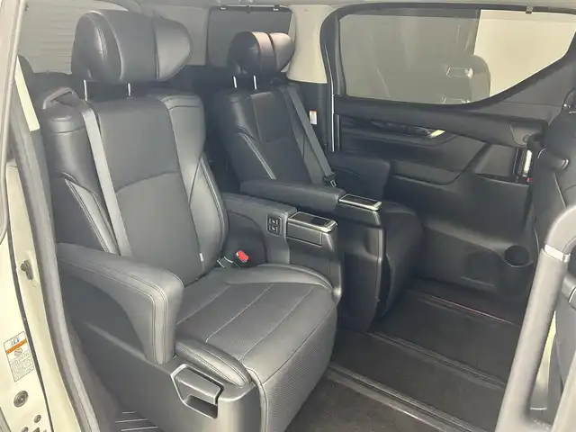 トヨタ ヴェルファイア Z Gエディション 熊本県 2019(令1)年 4.1万km ホワイトパールクリスタルシャイン 社外１１インチナビ（CD/DVD/Bluetooth/フルセグTV）/社外フリップダウンモニター/バックカメラ/ビルトインETC/レザーシート/前席シートヒーター＆ベンチレーション/前席パワーシート/電動テレスコ＆チルトステアリング/ステアリングヒーター/アドミレイションエアロ/電動パーキングブレーキ・ブレーキホールド/AC100V//トヨタセーフティセンス/・プリクラッシュセーフティ/・レーンディパーチャーアラート/・ロードサインアシスト/・レーダークルーズコントロール/・アダプティブハイビーム/・パーキングサポートブレーキ/純正アルミホイール