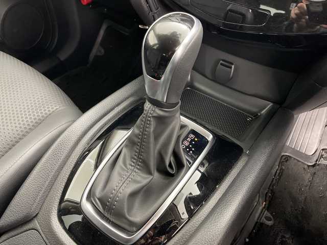 日産 エクストレイル 20S Vセレクション 道央・札幌 2020(令2)年 1.6万km ブリリアントホワイトパール ・４WD/・社外オーディオ（CD&AM＆FM＆USB）/・エマージェンシーブレーキ/・前後コーナーセンサー/・横滑り防止/・ダウンヒルアシスト/・LEDヘッドライト/・キセノンフォグランプ/・キーレス/・冬タイヤ社外AW付積込