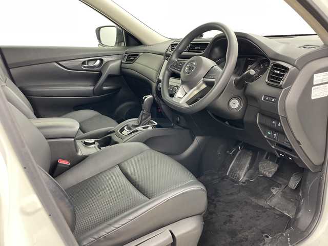 日産 エクストレイル 20S Vセレクション 道央・札幌 2020(令2)年 1.6万km ブリリアントホワイトパール ・４WD/・社外オーディオ（CD&AM＆FM＆USB）/・エマージェンシーブレーキ/・前後コーナーセンサー/・横滑り防止/・ダウンヒルアシスト/・LEDヘッドライト/・キセノンフォグランプ/・キーレス/・冬タイヤ社外AW付積込