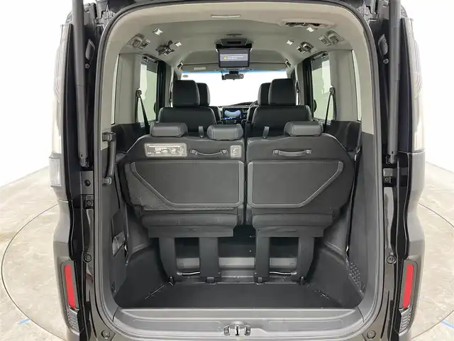 ホンダ ステップワゴン スパーダ ハイブリッドG EX HセンシングBスタイ 岡山県 2019(平31)年 7万km プレミアムスパークルブラックパール 純正１０インチナビ　/（CD/DVD/Bluetooth/フルセグ）/フリップダウンモニター　/衝突軽減ブレーキ　/両側電動スライド /アラウンドビューモニター /レーダークルーズコントロール /ビルトインETC /シートヒーター/LEDヘッドライト /オートハイビーム/ブラインドスポットモニター/プッシュスタート/USB接続/スマートキー/アイドリングストップ/ミュージックサーバー/ミュージックプレーヤー接続