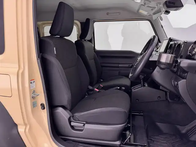 スズキ ジムニー シエラ JC 兵庫県 2019(平31)年 8.6万km シフォンアイボリーM 社外メモリナビ/（CD、DVD、SD、BT、フルセグTV）/ビルトインETC/前方ドライブレコーダー/4WD/シートヒーター/LKA/PCS/クルーズコントロール/バックカメラ/純正15インチアルミホイール/4WD/トランスファー/LEDヘッドライト/フォグライト/社外フロアマット/スマートキー×2本