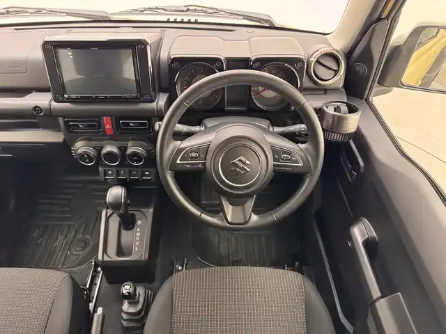 スズキ ジムニー シエラ JC 兵庫県 2019(平31)年 8.6万km シフォンアイボリーM 社外メモリナビ/（CD、DVD、SD、BT、フルセグTV）/ビルトインETC/前方ドライブレコーダー/4WD/シートヒーター/LKA/PCS/クルーズコントロール/バックカメラ/純正15インチアルミホイール/4WD/トランスファー/LEDヘッドライト/フォグライト/社外フロアマット/スマートキー×2本