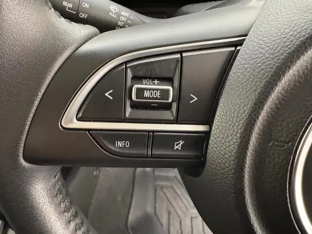 スズキ ジムニー シエラ JC 兵庫県 2019(平31)年 8.6万km シフォンアイボリーM 社外メモリナビ/（CD、DVD、SD、BT、フルセグTV）/ビルトインETC/前方ドライブレコーダー/4WD/シートヒーター/LKA/PCS/クルーズコントロール/バックカメラ/純正15インチアルミホイール/4WD/トランスファー/LEDヘッドライト/フォグライト/社外フロアマット/スマートキー×2本