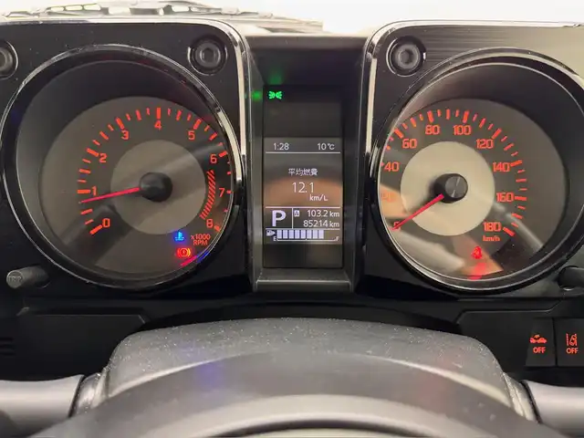 スズキ ジムニー シエラ JC 兵庫県 2019(平31)年 8.6万km シフォンアイボリーM 社外メモリナビ/（CD、DVD、SD、BT、フルセグTV）/ビルトインETC/前方ドライブレコーダー/4WD/シートヒーター/LKA/PCS/クルーズコントロール/バックカメラ/純正15インチアルミホイール/4WD/トランスファー/LEDヘッドライト/フォグライト/社外フロアマット/スマートキー×2本