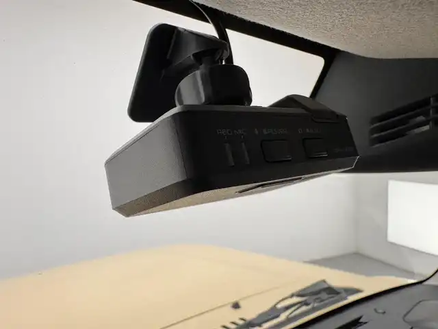 スズキ ジムニー シエラ JC 兵庫県 2019(平31)年 8.6万km シフォンアイボリーM 社外メモリナビ/（CD、DVD、SD、BT、フルセグTV）/ビルトインETC/前方ドライブレコーダー/4WD/シートヒーター/LKA/PCS/クルーズコントロール/バックカメラ/純正15インチアルミホイール/4WD/トランスファー/LEDヘッドライト/フォグライト/社外フロアマット/スマートキー×2本