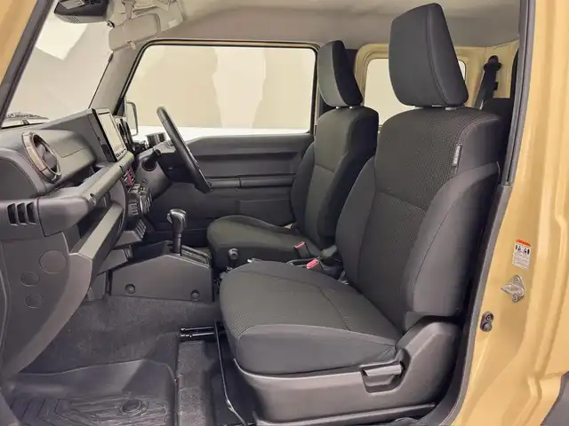 スズキ ジムニー シエラ JC 兵庫県 2019(平31)年 8.6万km シフォンアイボリーM 社外メモリナビ/（CD、DVD、SD、BT、フルセグTV）/ビルトインETC/前方ドライブレコーダー/4WD/シートヒーター/LKA/PCS/クルーズコントロール/バックカメラ/純正15インチアルミホイール/4WD/トランスファー/LEDヘッドライト/フォグライト/社外フロアマット/スマートキー×2本