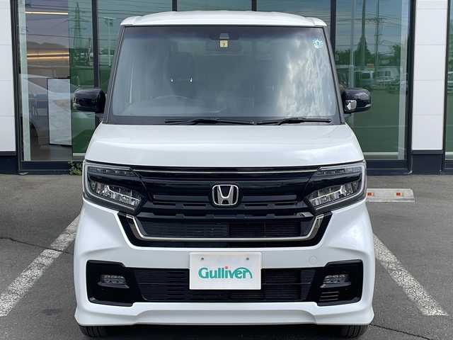 ホンダ Ｎ ＢＯＸ カスタム L スタイル+ブラック 道東・釧路十勝 2022(令4)年 1.1万km プラチナホワイトパール ・4WD/・純正SDナビ/（iPod・フルセグ・BT・HDMI.・SMARTUSEN・CD・DVD）/・バックカメラ/・両側パワースライドドア/・追従式クルーズコントロール/・スマートキー/・プッシュスタート/・車線逸脱警報/・LEDヘッドライト/・オートマチックハイビーム/・オートライト/・リアパーキングセンサー/・横滑り防止システム/・前席シートヒーター/・ミラーヒーター/・革巻きステアリング/・ステアリングスイッチ/・電格ウィンカーミラー/・ドアバイザー
