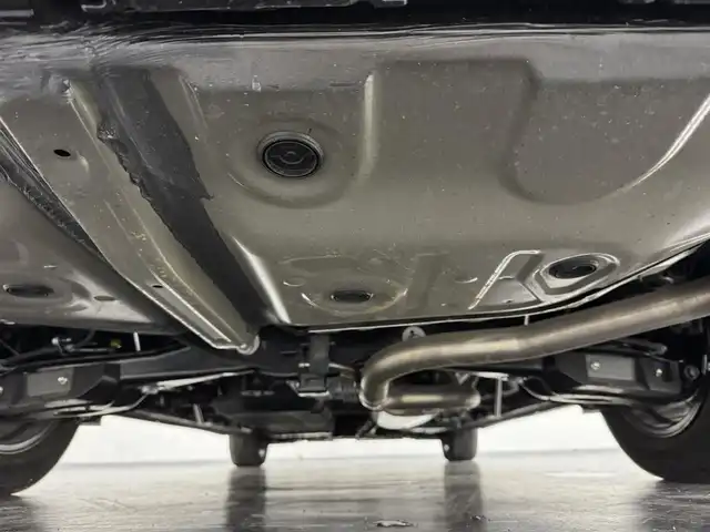トヨタ アルファードハイブリット エグゼクティブ ラウンジ S 愛知県 2018(平30)年 0.7万km スパークリングブラックパールクリスタルシャイン ハイブリッド/E-Four（4WD）/MTモード付インパネCVT/純正 9.2型ナビ/（AM/FM/CD/DVD/Blu-ray/SDREC/SD/USB/Bluetooth/VTR/AUX/TV/後席モニター操作）/12.1型 後席モニター/パノラミックビューモニター/両側パワースライドドア/ビルトインETC2.0/Toyota Safety Sense/●プリクラッシュセーフティ/●レーントレーシングアシスト/●レーダークルーズ（全車速追従機能付）/●ロードサインアシスト/●アダプティブハイビームシステム/・先行車発進告知/・ブラインドスポットモニター＆リヤクロストラフィックアラート/・インテリジェントクリアランスソナー（PKSB）/・【OP】ITS Connect/装備/・【OP】ツインムーンルーフ/・白革シート/・シートヒーター＆ベンチレーション（D/N/2nd）/・エグゼクティブラウンジシート（D8way/N.2nd8way＋伸縮オットマン）（D.N.2ndメモリー機能付）/・デジタルインナーミラー/・AC100Vコンセントx5（1500W）/・パワーバックドア/・左右独立オートエアコン（前席）＋後席オートエアコン/・オートワイパー/・ステアリングスイッチ/・保/取/・純正17inAW/・予備キーx1