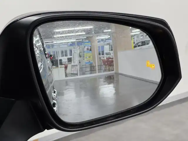 トヨタ アルファードハイブリット エグゼクティブ ラウンジ S 愛知県 2018(平30)年 0.7万km スパークリングブラックパールクリスタルシャイン ハイブリッド/E-Four（4WD）/MTモード付インパネCVT/純正 9.2型ナビ/（AM/FM/CD/DVD/Blu-ray/SDREC/SD/USB/Bluetooth/VTR/AUX/TV/後席モニター操作）/12.1型 後席モニター/パノラミックビューモニター/両側パワースライドドア/ビルトインETC2.0/Toyota Safety Sense/●プリクラッシュセーフティ/●レーントレーシングアシスト/●レーダークルーズ（全車速追従機能付）/●ロードサインアシスト/●アダプティブハイビームシステム/・先行車発進告知/・ブラインドスポットモニター＆リヤクロストラフィックアラート/・インテリジェントクリアランスソナー（PKSB）/・【OP】ITS Connect/装備/・【OP】ツインムーンルーフ/・白革シート/・シートヒーター＆ベンチレーション（D/N/2nd）/・エグゼクティブラウンジシート（D8way/N.2nd8way＋伸縮オットマン）（D.N.2ndメモリー機能付）/・デジタルインナーミラー/・AC100Vコンセントx5（1500W）/・パワーバックドア/・左右独立オートエアコン（前席）＋後席オートエアコン/・オートワイパー/・ステアリングスイッチ/・保/取/・純正17inAW/・予備キーx1