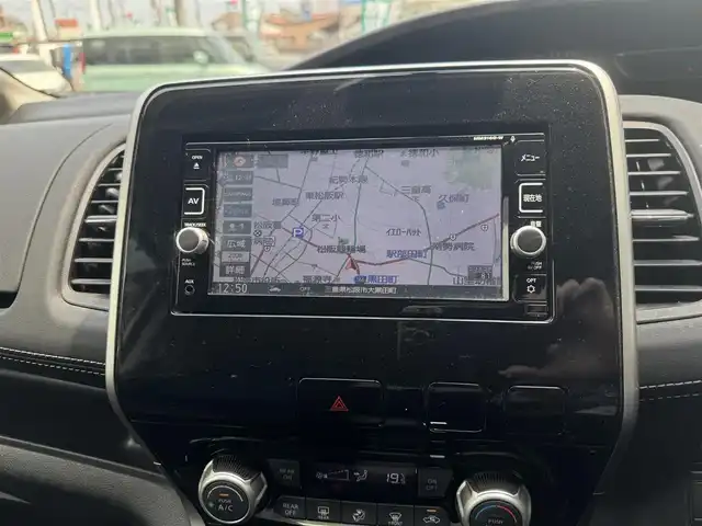 日産 セレナ ハイウェイスター プロパイロットED 三重県 2016(平28)年 9.4万km ブリリアントホワイトパール ワンオーナー/クルーズコントロール/　プロパイロット/プッシュスタート/両側パワースライドドア/スペアキーあり/ETC/エマージェンシーブレーキ/　車線逸脱警報/　踏み間違い衝突防止アシスト/　進入禁止標識検知/　フロントパックソナー/電動パーキングブレーキ/　オートブレーキホールド