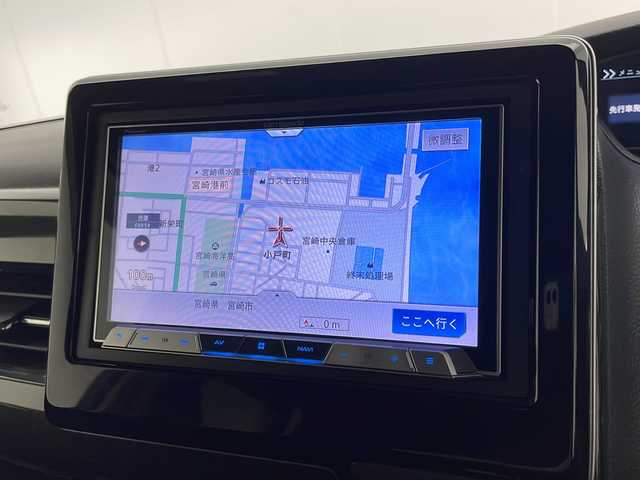 ホンダ Ｎ ＢＯＸ カスタム G L ターボ ホンダセンシング 宮崎県 2017(平29)年 7.9万km プレミアムホワイトパールⅡ 禁煙車/ホンダセンシング/社外ナビTV/（カロッツェリア/AVIC-CZ901/CD/DVD/Bluetooth/フルセグTV)/社外バックカメラ/純正ビルトインETC/純正LEDオートライト/純正LEDフォグ/純正15インチアルミ/純正エアロ/純正ルーフエンドスポイラー/純正フロアマット/両側電動スライドドア/アダプティブクルーズコントロール/レーンディパーチャーアラート/クリアランスソナー/ハーフレザーシート/パドルシフト/本革巻ハンドル/オートエアコン/スマートキー/プッシュエンジンスタート/新車時保証書/取扱い説明書