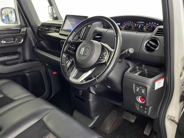 ホンダ Ｎ ＢＯＸ カスタム G L ターボ ホンダセンシング 宮崎県 2017(平29)年 7.9万km プレミアムホワイトパールⅡ 禁煙車/ホンダセンシング/社外ナビTV/（カロッツェリア/AVIC-CZ901/CD/DVD/Bluetooth/フルセグTV)/社外バックカメラ/純正ビルトインETC/純正LEDオートライト/純正LEDフォグ/純正15インチアルミ/純正エアロ/純正ルーフエンドスポイラー/純正フロアマット/両側電動スライドドア/アダプティブクルーズコントロール/レーンディパーチャーアラート/クリアランスソナー/ハーフレザーシート/パドルシフト/本革巻ハンドル/オートエアコン/スマートキー/プッシュエンジンスタート/新車時保証書/取扱い説明書