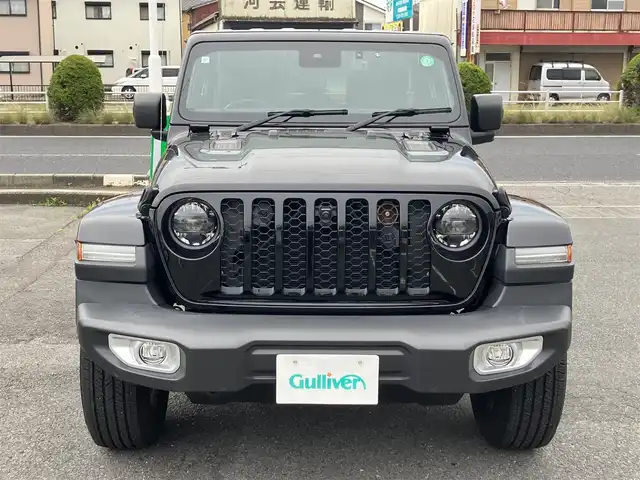 クライスラー・ジープ ジープ ラングラー アンリミテッド サハラ 三重県 2023(令5)年 1.5万km 黒 ♪走行14427km/♪車検 令和8年7月30日迄/♪4WD/ターボ/自動緊急ブレーキ/ブラインドスポット警告/オートディムハイビーム/アダプディブクルーズコントロール/コーナーセンサー/ヒルスタートアシスト/黒革シート/前席シートヒーター/ステアリングヒーター/スマートキー×2/プッシュスタート/純正メーカーナビ/・USB・AUX ・DTV/・Bluetoothオーディオ/・Apple Car Play/・バック/フロントカメラ/前後ドライブレコーダー/純正18インチAW/LEDヘッドライト/LEDフォグライト/リアフォグライト/オートライト/ウィンカーミラー/背面タイヤ/アイドリングストップ/AC115V/革巻ステアリング/プライバシーガラス/フロアマット/ETC2.0/サイドエアバック
