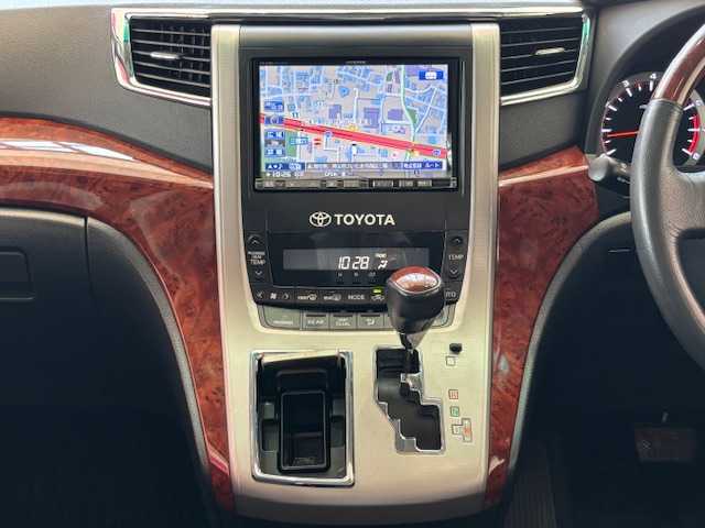 トヨタ ヴェルファイア 2．4Z プラチナセレクションⅡ 埼玉県 2011(平23)年 5.4万km ホワイトパールクリスタルシャイン サンルーフ　/8インチHDDナビ/　　CD/DVD/フルセグ　/バックカメラ　/両側パワースライドドア /パワーバックドア /クルーズコントロール /HIDオートライト /純正18インチアルミホイール /純正ETC