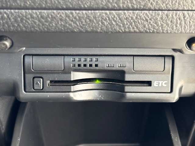 トヨタ ヴェルファイア 2．4Z プラチナセレクションⅡ 埼玉県 2011(平23)年 5.4万km ホワイトパールクリスタルシャイン サンルーフ　/8インチHDDナビ/　　CD/DVD/フルセグ　/バックカメラ　/両側パワースライドドア /パワーバックドア /クルーズコントロール /HIDオートライト /純正18インチアルミホイール /純正ETC